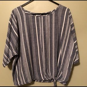 Boho vibes! Pair with black pants and boots with this snuggly shirt!